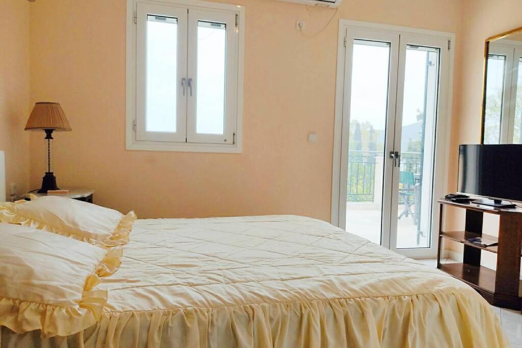 Peggy'S Lux Apartment Karavomylos Luaran gambar